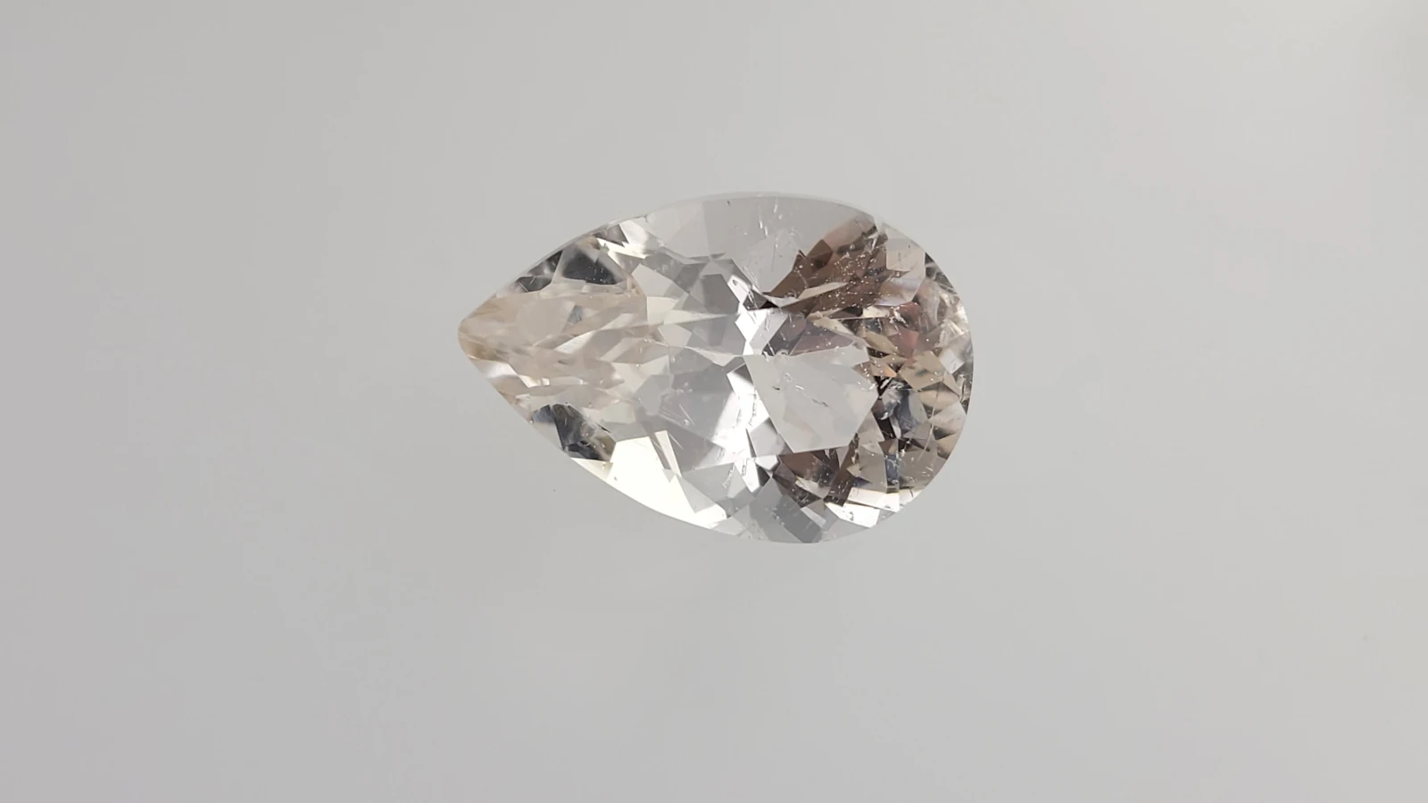 Natural Champaign Topaz 29.5ct from Pakistan — view 1