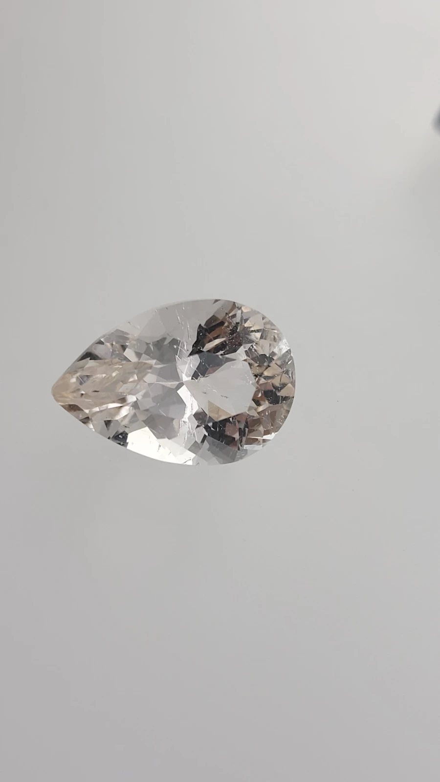 Natural Champaign Topaz 29.5ct from Pakistan — view 2