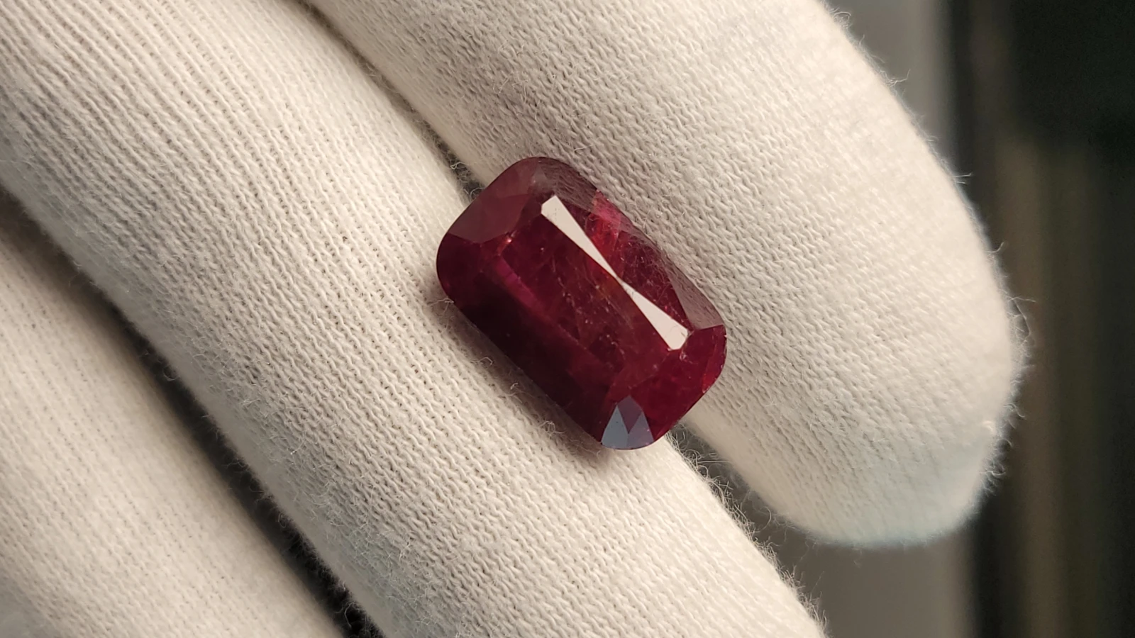 Natural Ruby 20.45ct from Africa — view 3