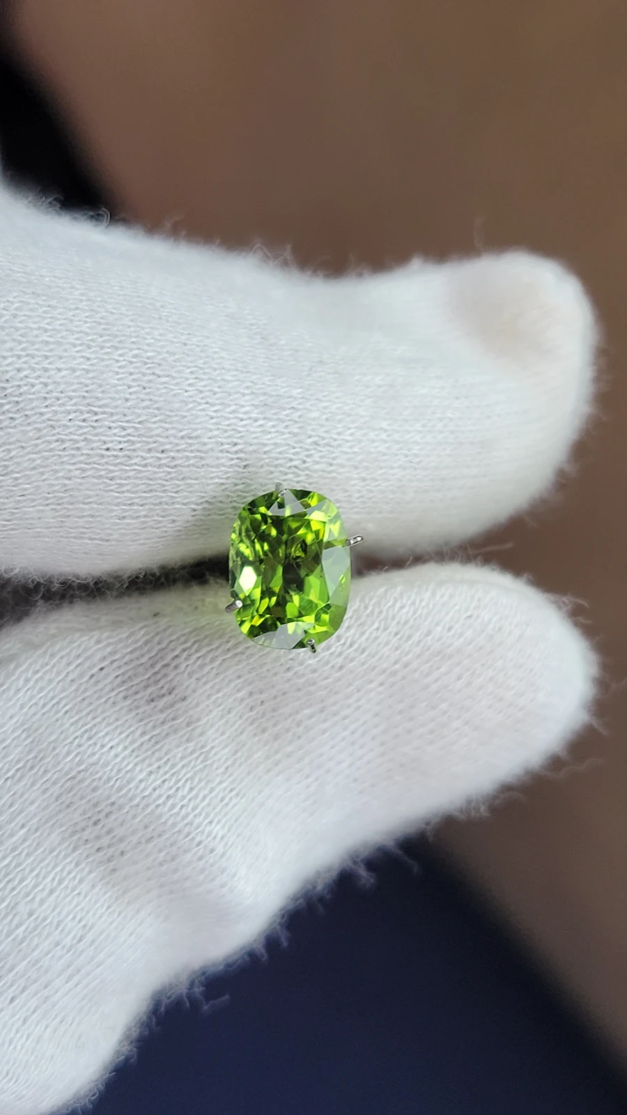 2.5ct Peridot Cushion cut From Pakistan — view 1
