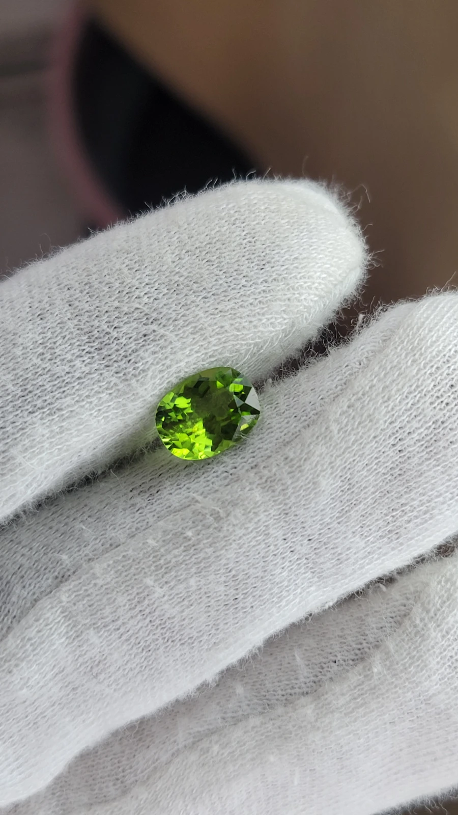 2.5ct Peridot Cushion cut From Pakistan — view 4