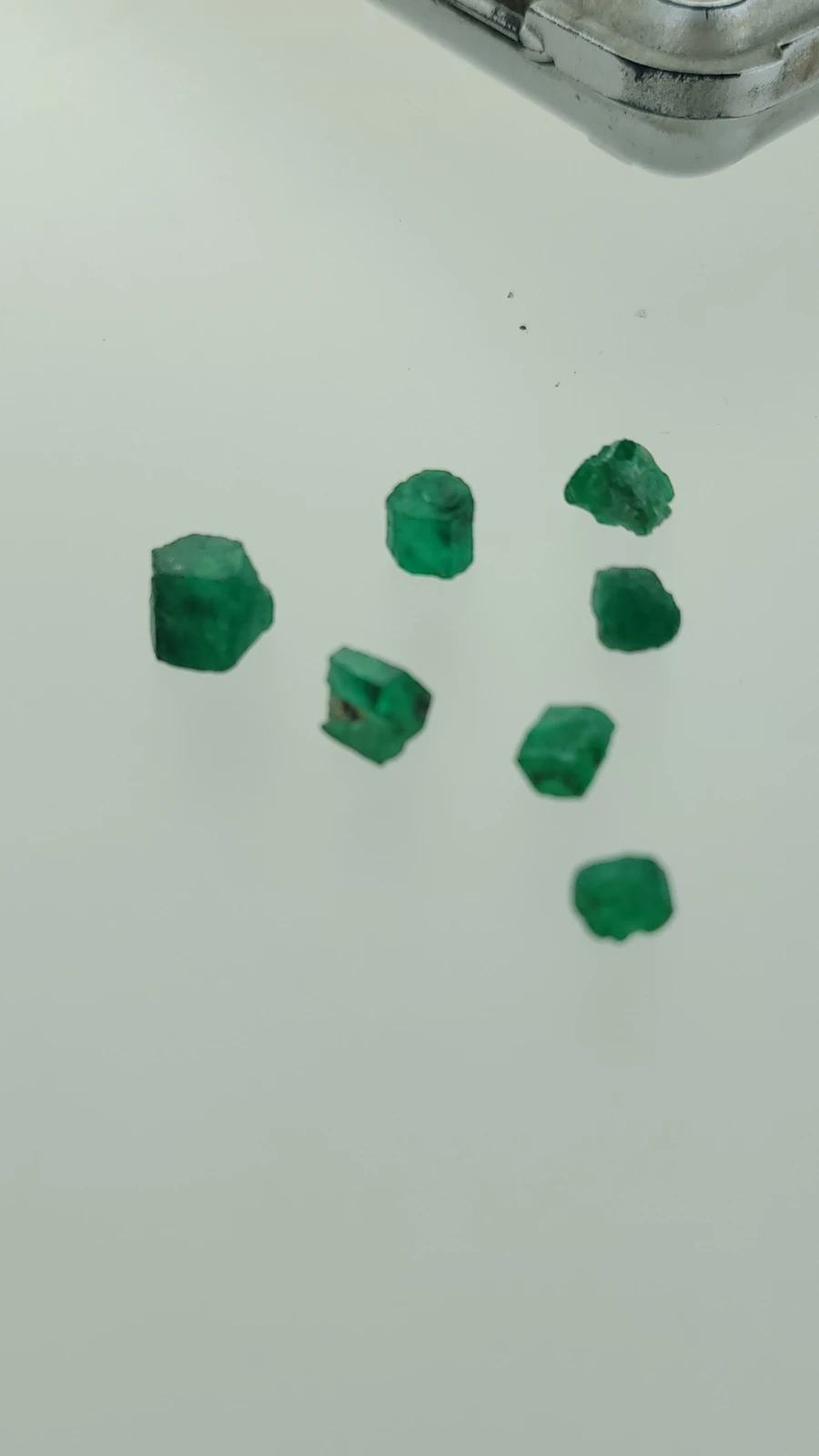11.45ct Swat Emerald 7 pieces Lot Rough From Pakistan — view 1