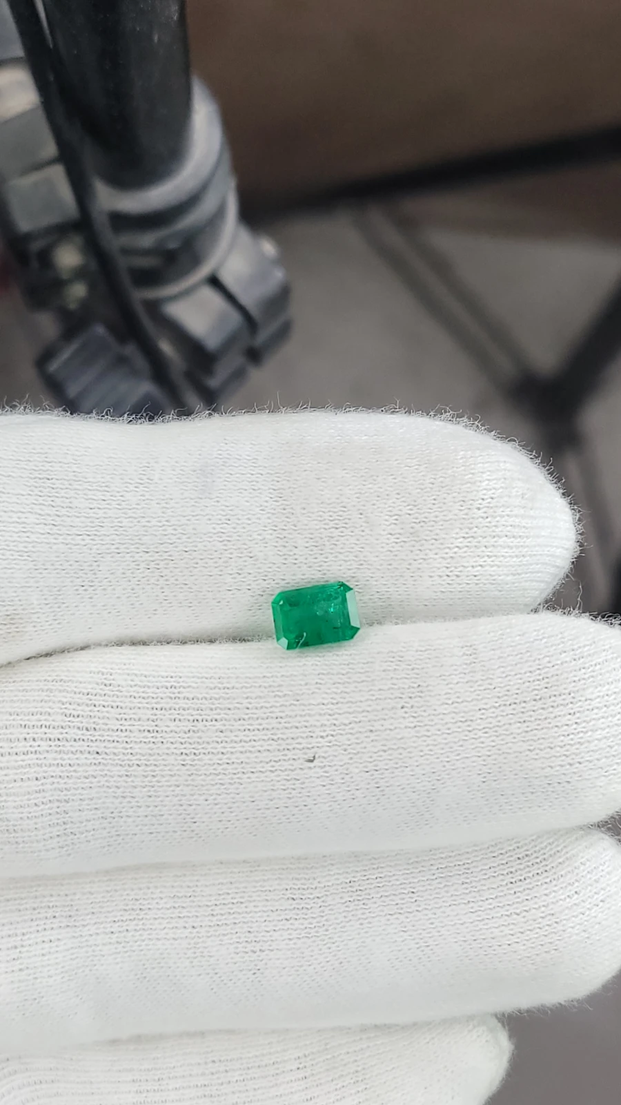 1.35ct Emerald Emerald Cut From Pakistan — view 2