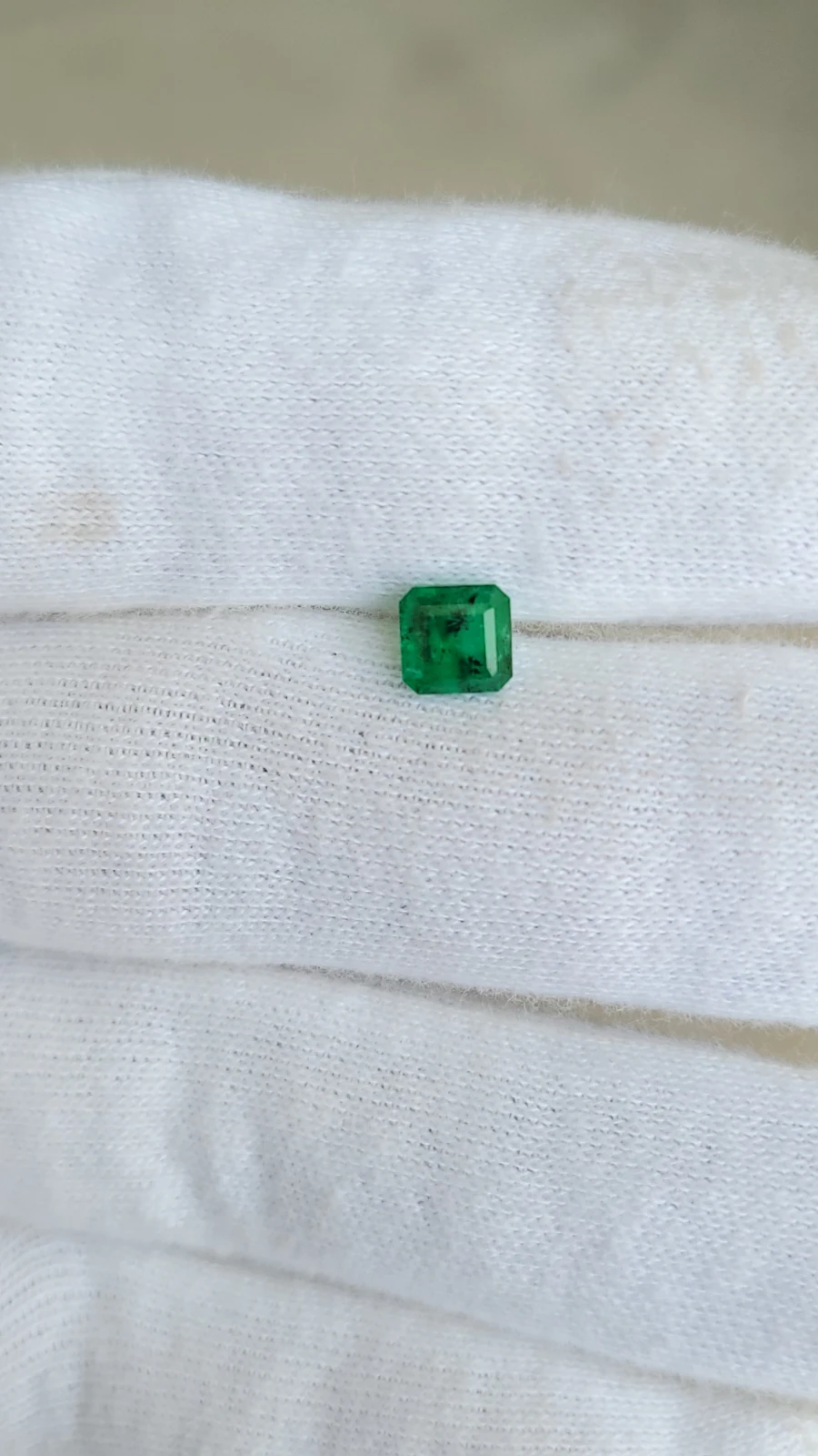1.35ct Swat Emerald Emerald Cut From Pakistan — view 1