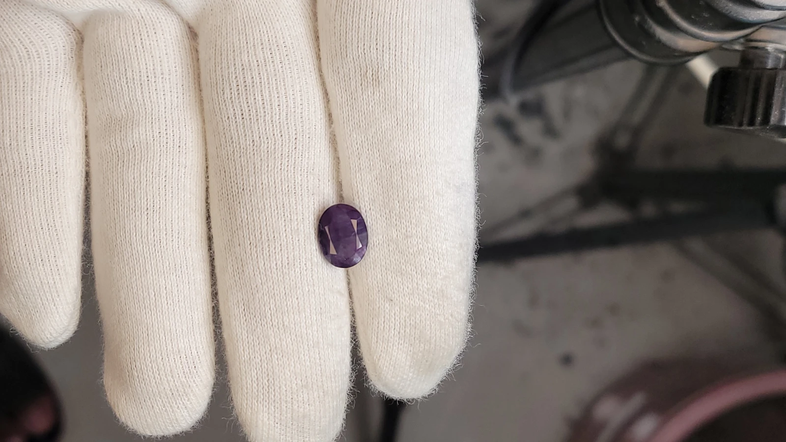 4.15ct Kashmir Sapphire Oval Cut From Pakistan — view 1