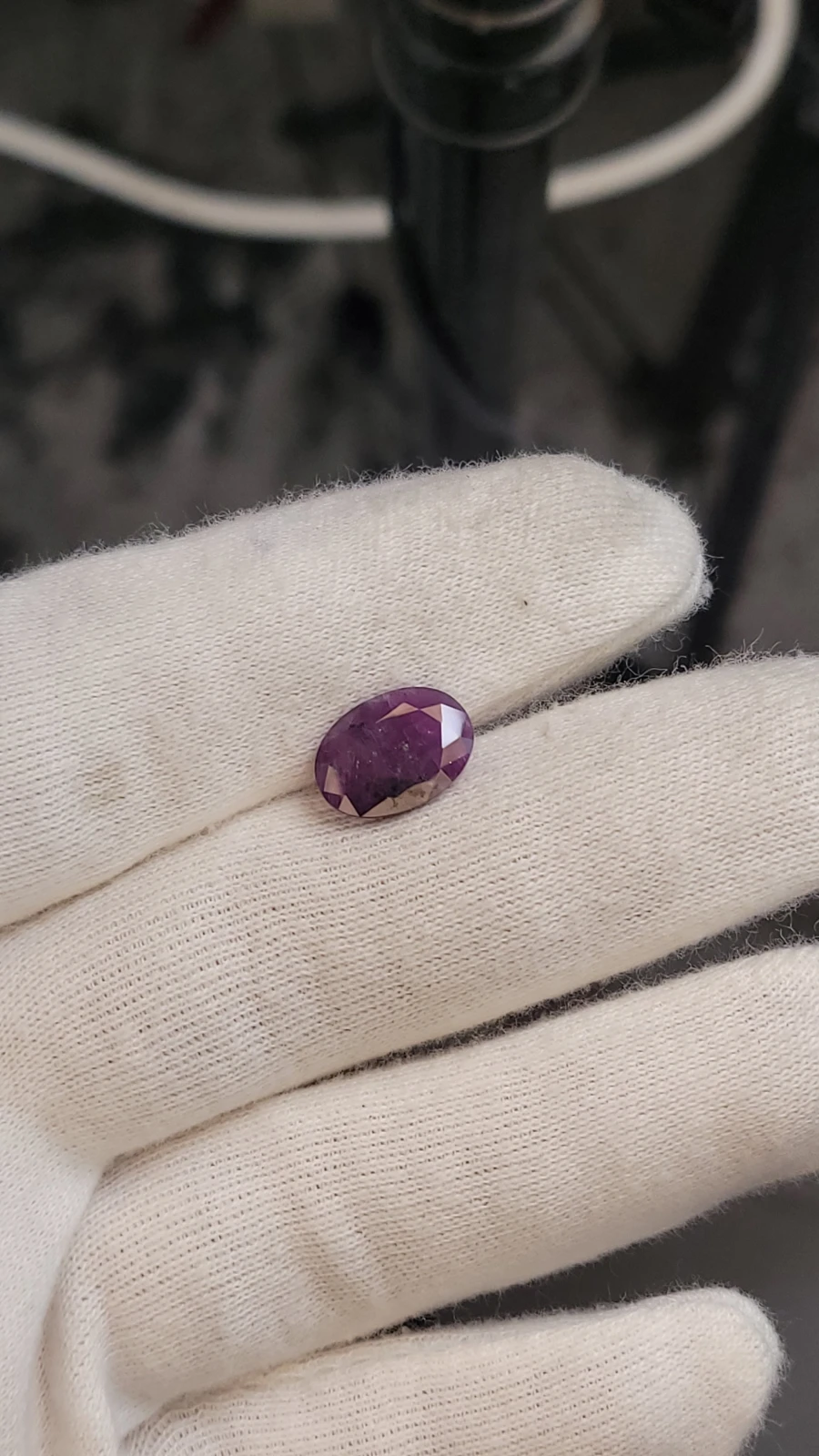 6ct Kashmir Sapphire oval cut From Pakistan — view 3