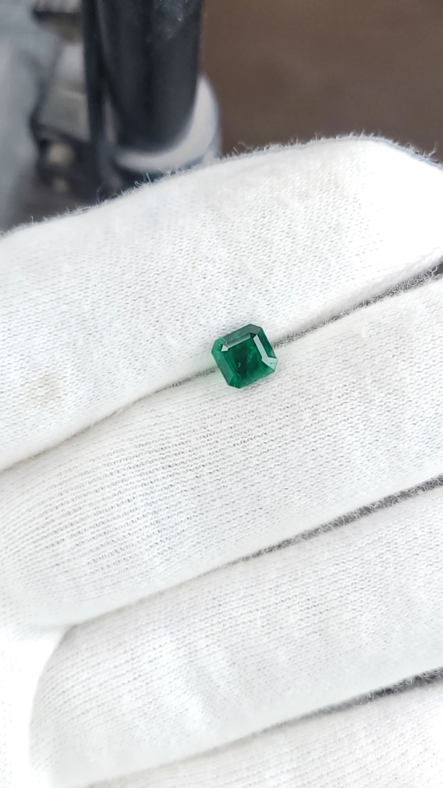 Swat Emerald Emerald Cut 1.6ct From Pakistan — view 3