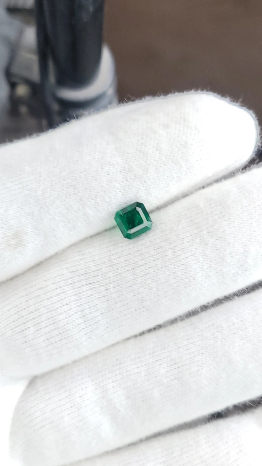 Swat Emerald Emerald Cut 1.6ct From Pakistan — view 2