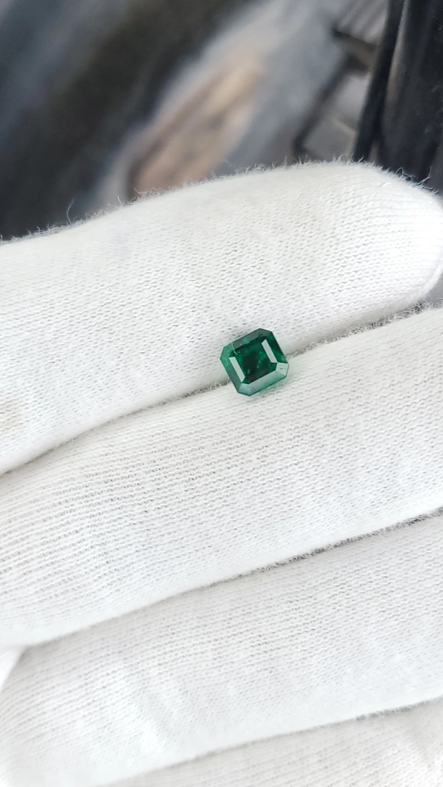 Swat Emerald Emerald Cut 1.6ct From Pakistan — view 1