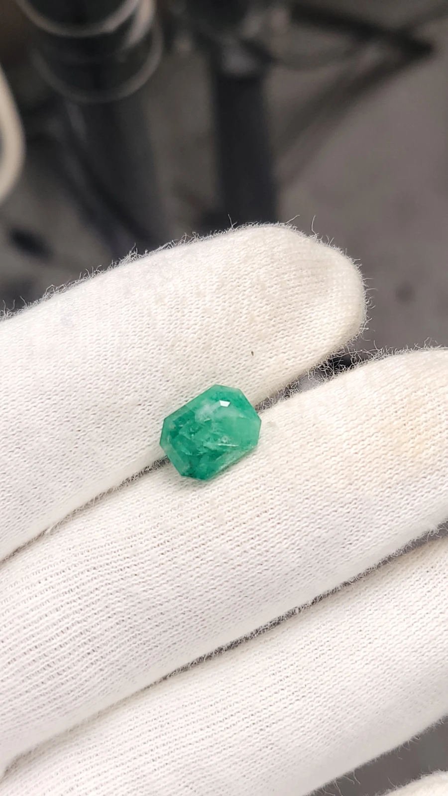 4.35ct Swat Emerald Emerald cut From Pakistan — view 2