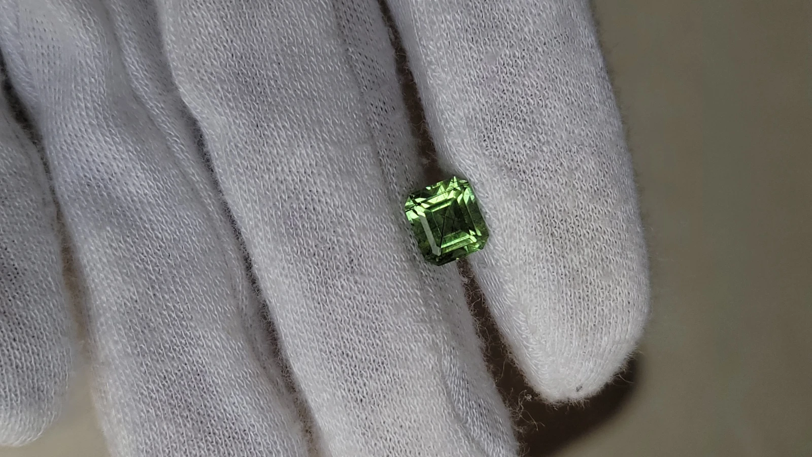 2.85 carats Peridot Emerald Cut From Pakistan — view 2