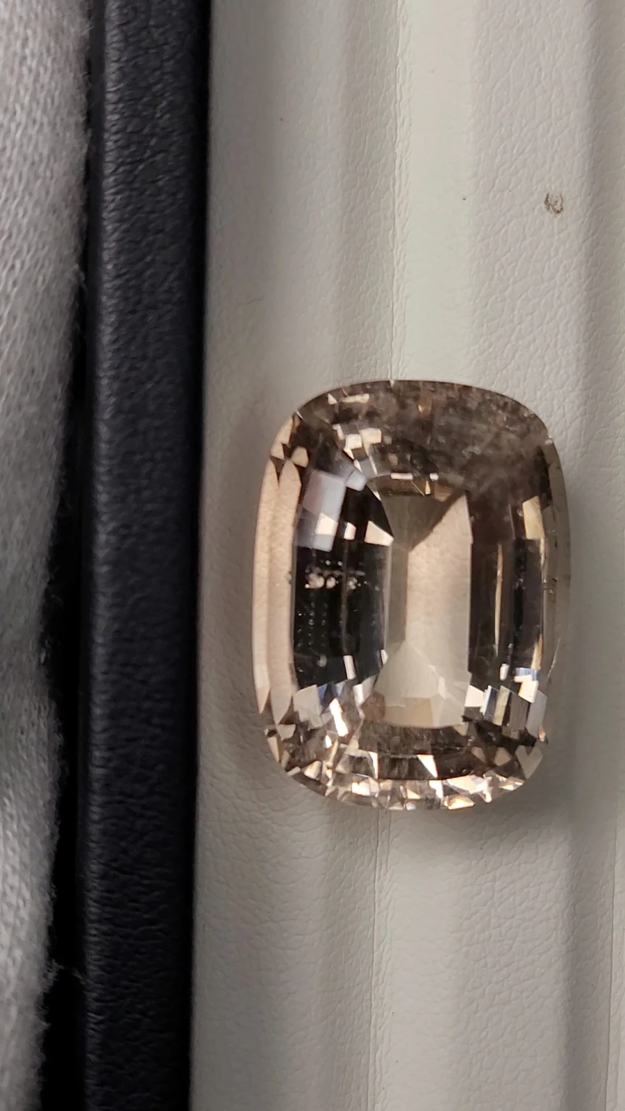 34.10 carats Topaz Cushion cut From Pakistan — view 1