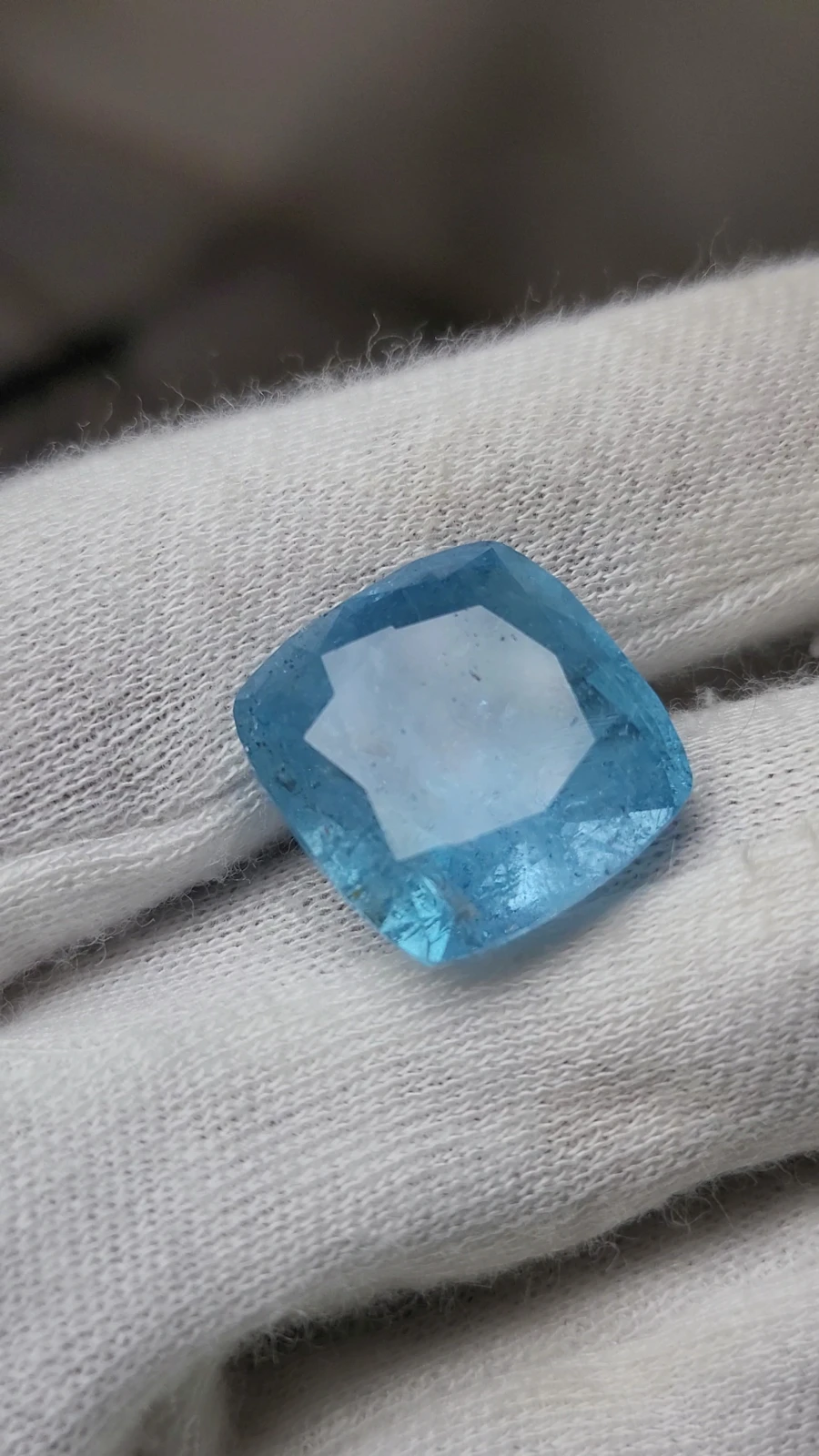 22.7 carats Aquamarine Cushion cut From Pakistan — view 3