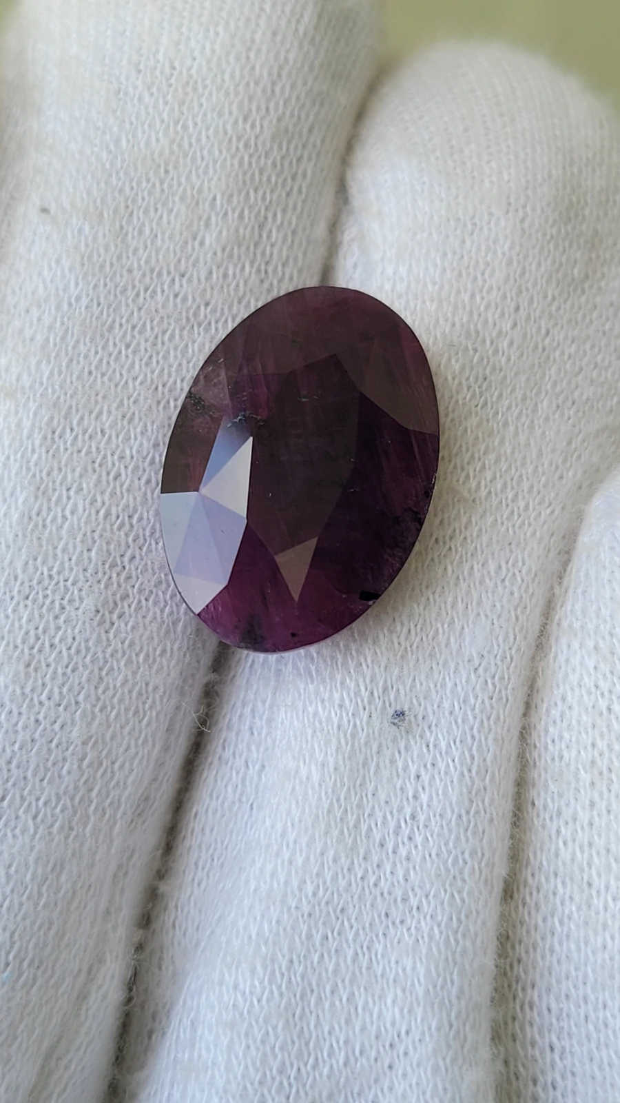 20.00 carats Kashmir sapphire oval cut From Pakistan — view 2