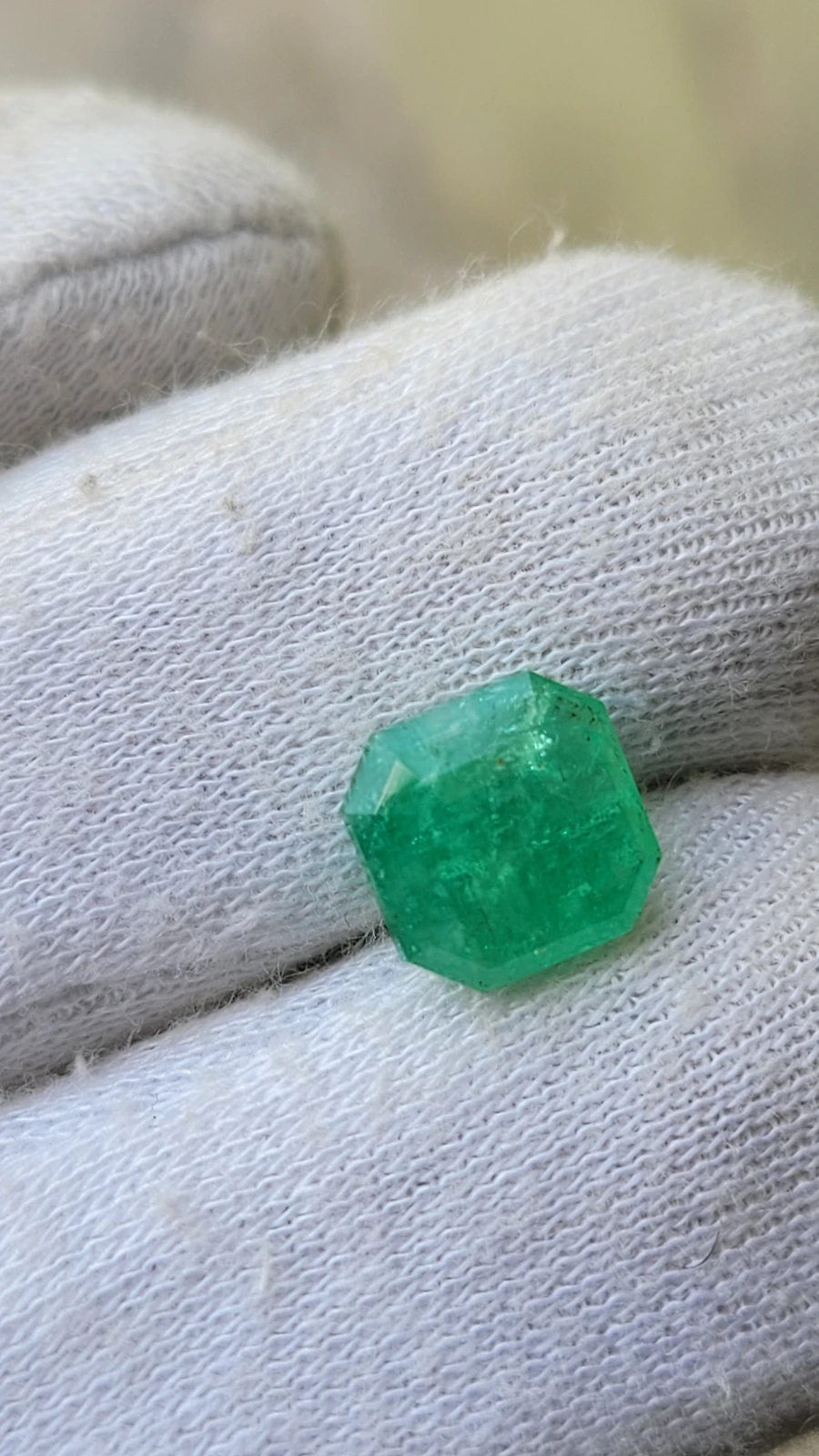 3.35 carats Emerald Emerald cut From Pakistan — view 8
