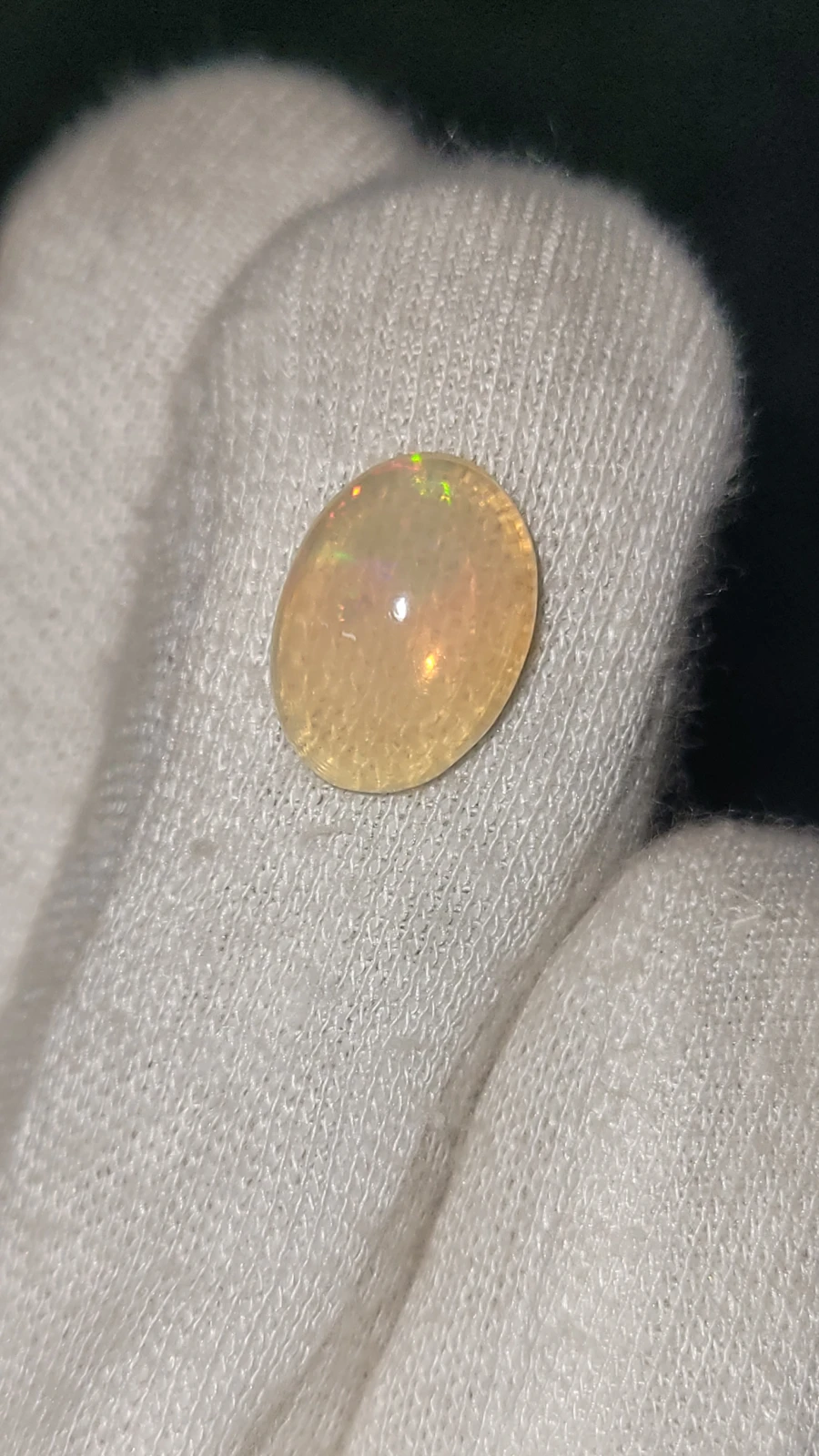 3.25 carats White opal Cabochon From Ethiopia — view 5