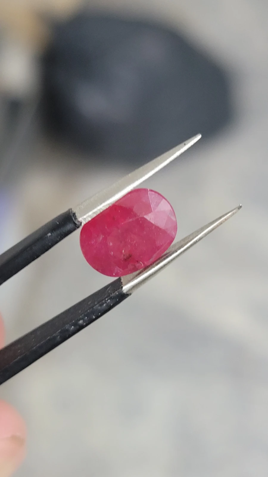 2.75 carats Ruby oval cut From Madagascar — view 2