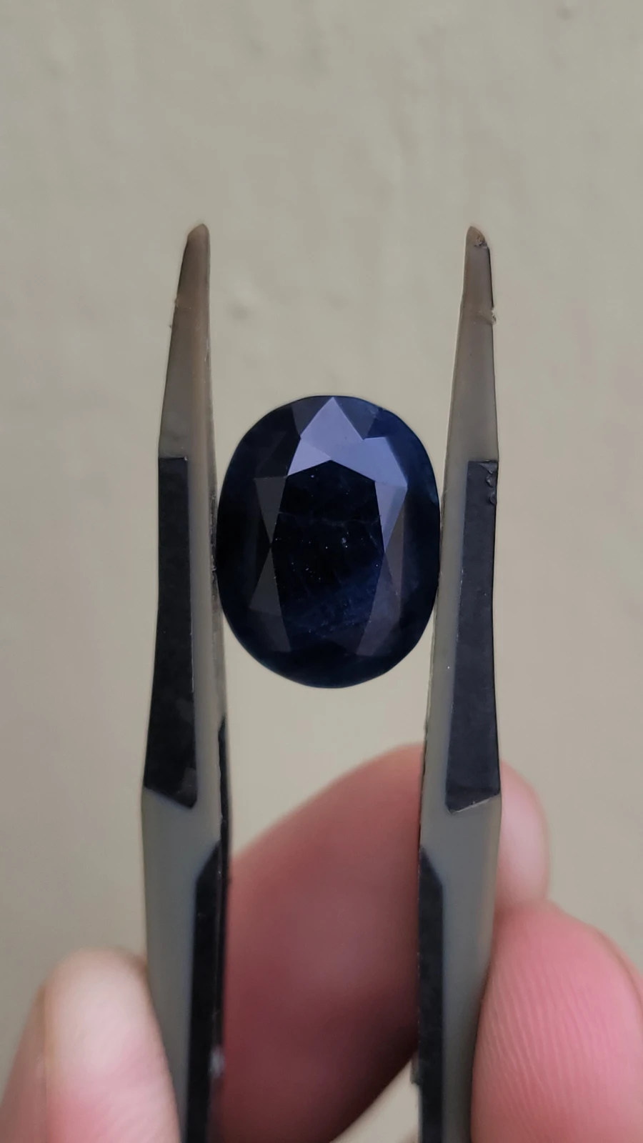 9.35 carats Blue sapphire Oval cut From Afghanistan — view 1