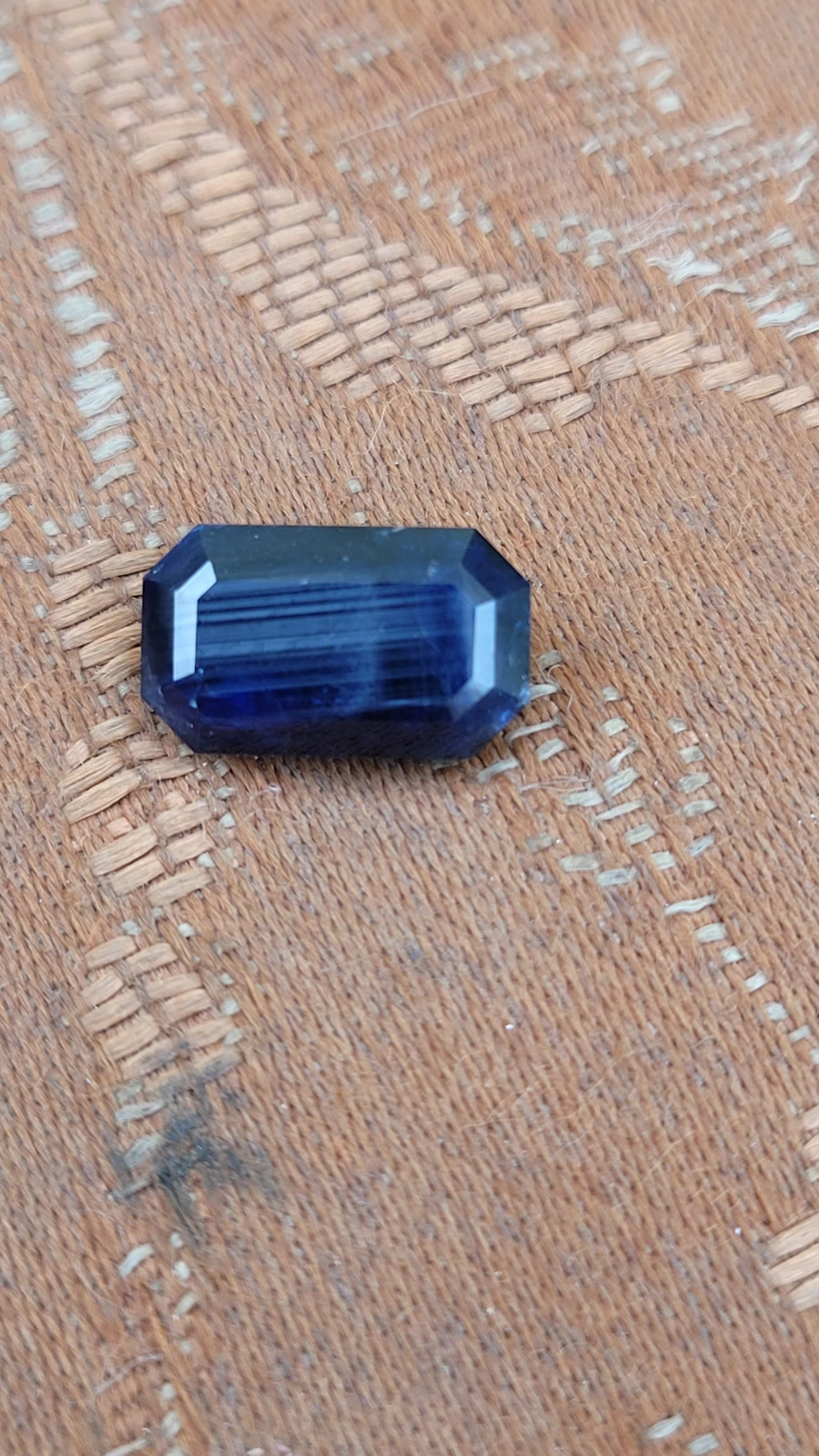 6.85ct Blue sapphire Emerald Cut From Pakistan — view 2