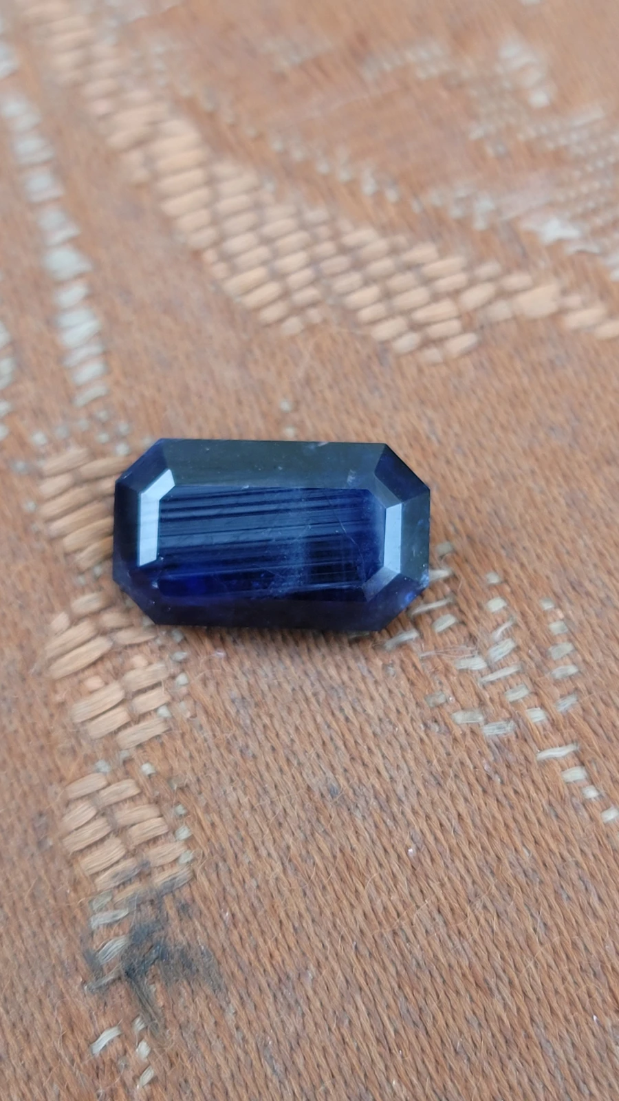 6.85ct Blue sapphire Emerald Cut From Pakistan — view 3