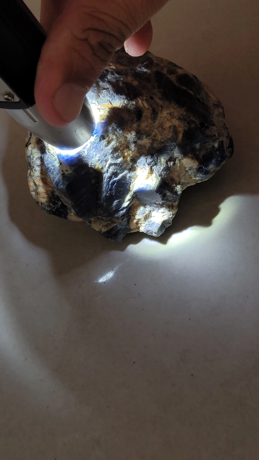 3739.5ct Huge sapphire specimen From Afghanistan — view 2