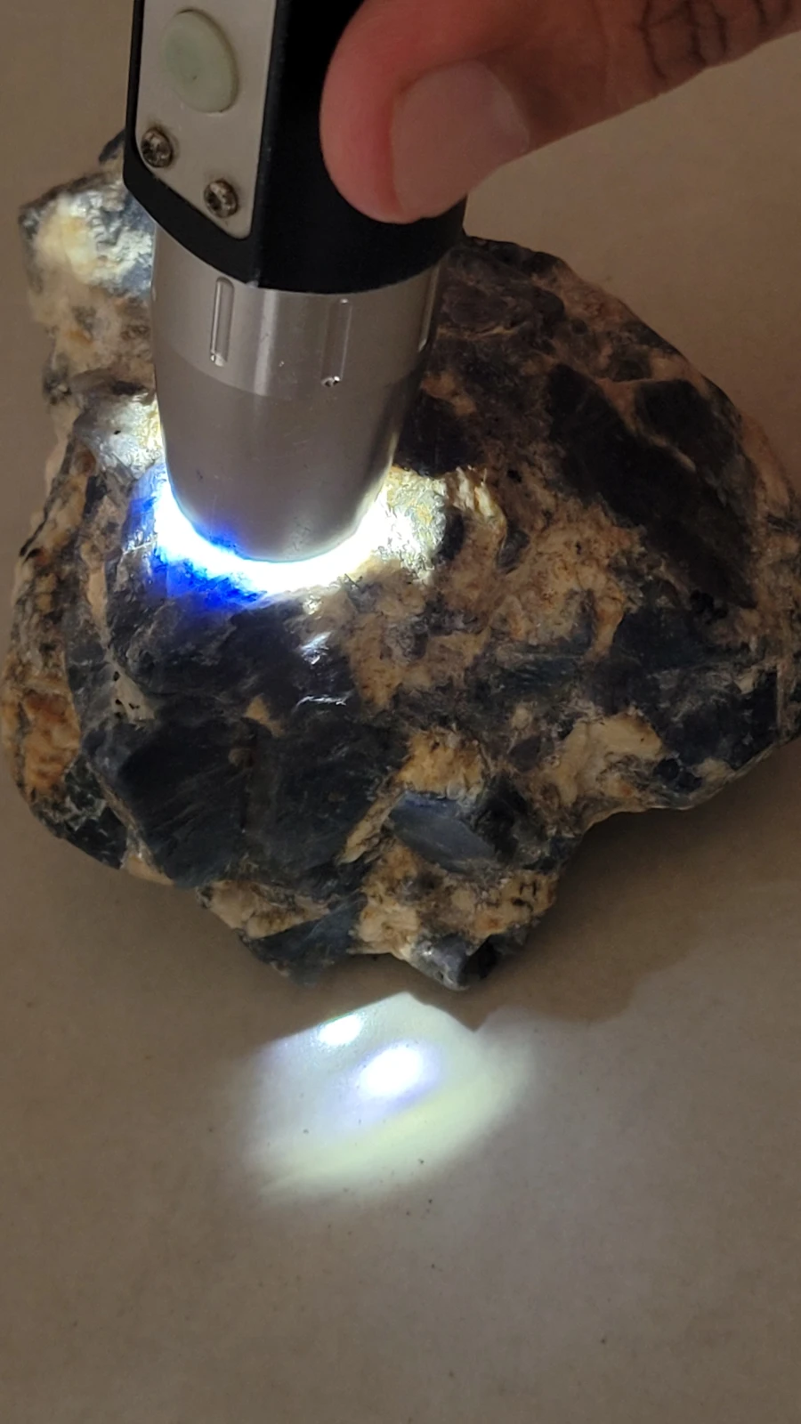 3739.5ct Huge sapphire specimen From Afghanistan — view 7