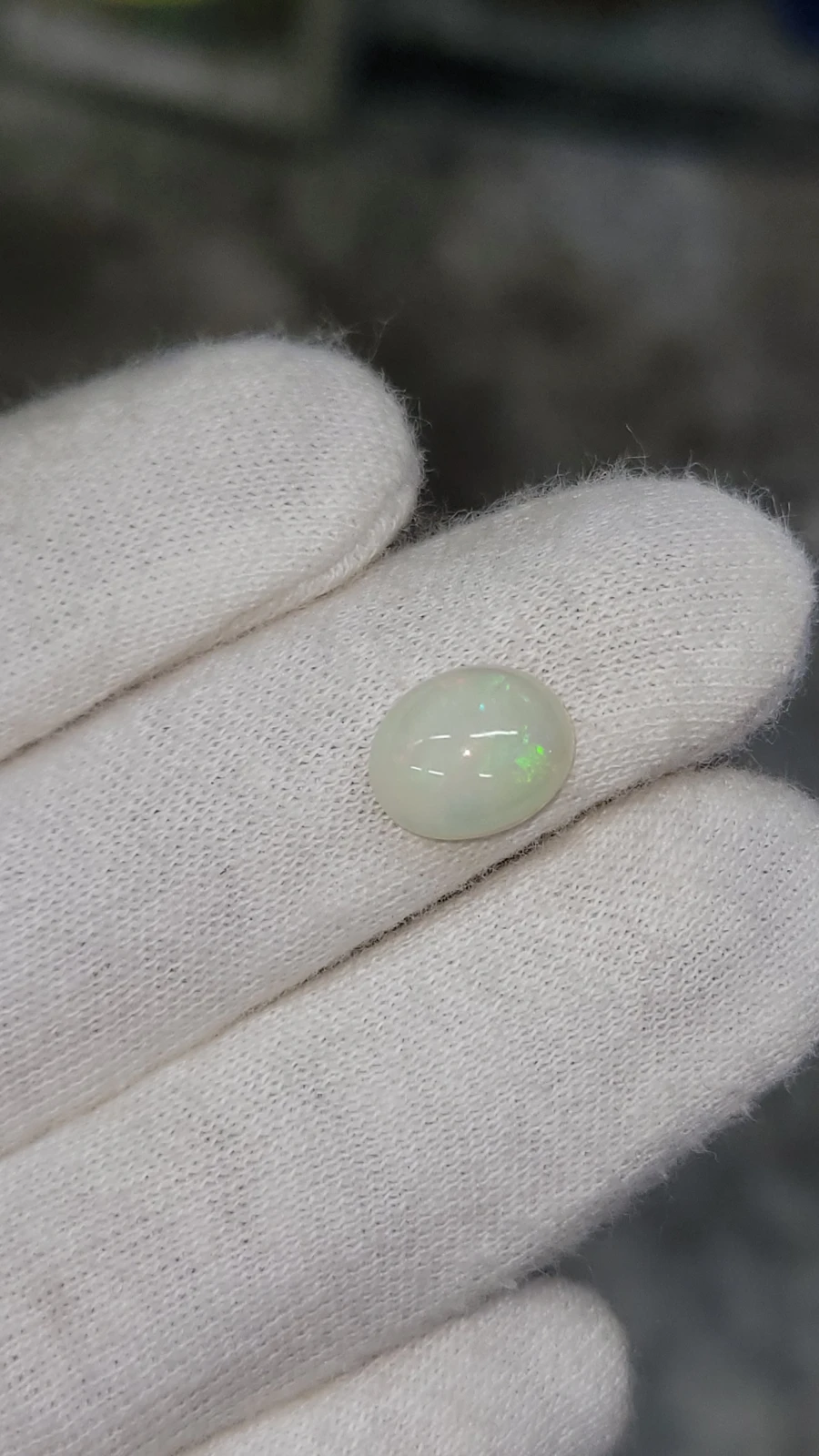 2.8ct White Opal cabochon From Ethiopia — view 2
