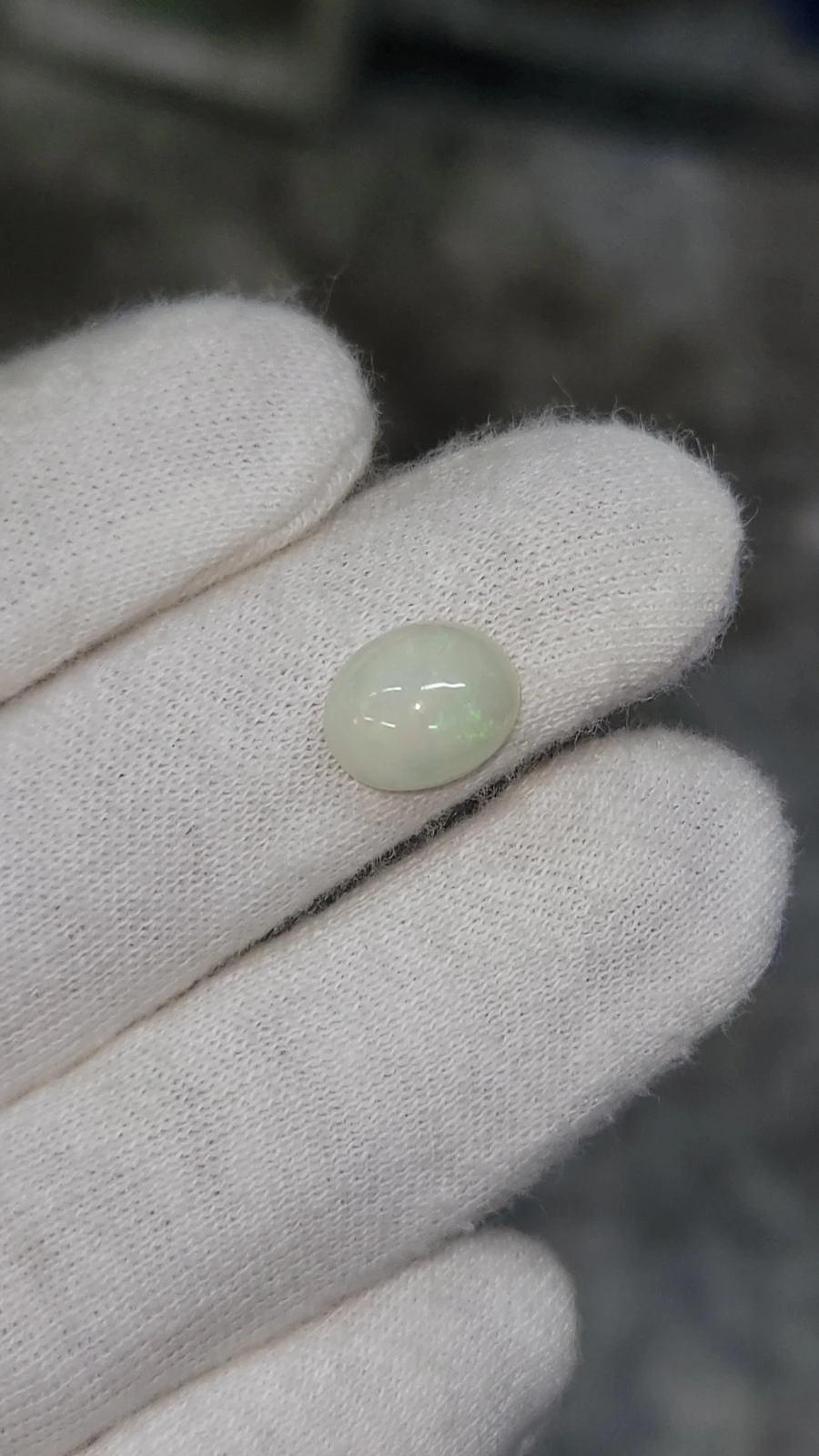 2.8ct White Opal cabochon From Ethiopia — view 3