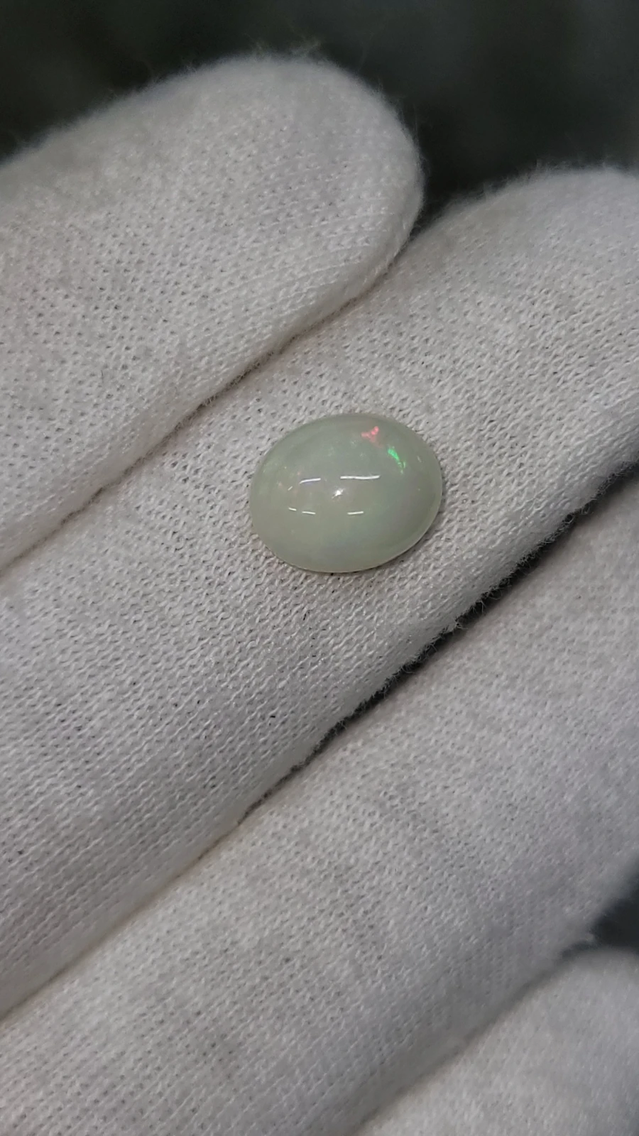 2.8ct White Opal cabochon From Ethiopia — view 4