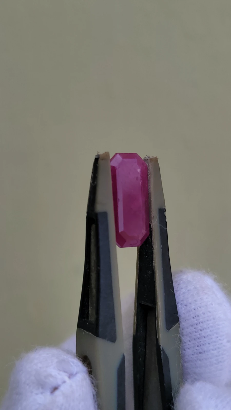 3.65 ct Ruby Emerald cut From Madagascar — view 2